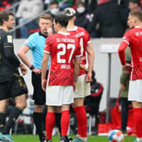 前代未聞の誤審!バイエルン、なんと「12人」でプレーする…一体なにがあった 画像