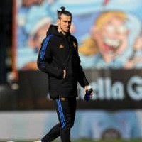 ベイル、レアルのベンチ入りに“遅刻”…試合中に歩く 画像