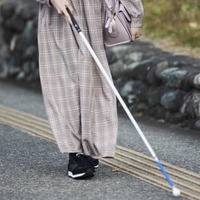 ゴルフクラブ応用、白杖を開発 画像
