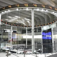 東証大幅続落、終値は461円安 画像