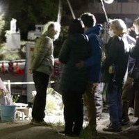亡き人思い、未明に祈り 画像