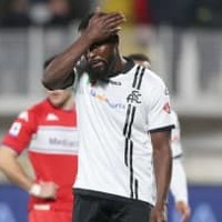 イアリングに監督激怒…25歳FW、わずか10分で交代させられる 画像