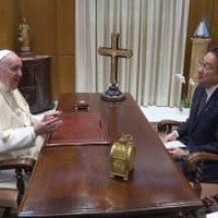 首相、核なき世界へ教皇と連携 画像