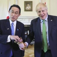 日英首脳、福島産商品味わう 画像