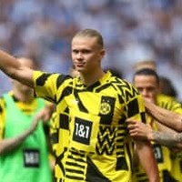 怪物ホーラン、ナイトクラブに降臨!ドルトムントのジャージで 画像