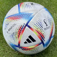 adidasのカタールW杯公式球『アル・リフラ』がいよいよピッチへ!元日本代表選手に蹴ってもらった 画像