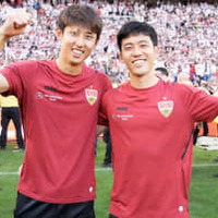 初招集の伊藤洋輝は「デカい。左足がいい。意外と足速い」 遠藤航が明かす 画像
