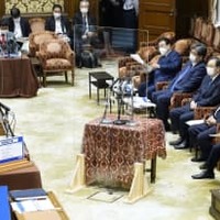 食材費、年金で泉氏攻勢 画像