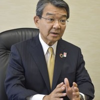 窓口業務2人体制を試行 画像