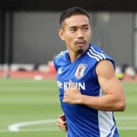 「アウト~!」長友佑都が日本代表のトラップ達人たちに挑むとこうなる 画像