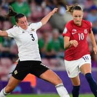 ノルウェー女子代表選手がやった「股抜き3連発」がすごい 画像