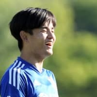 久保建英、移籍したレアル・ソシエダで人気!?早速サイン会に登場 画像