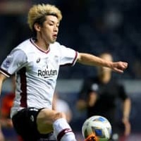 日本代表に大迫勇也は必要!?内田篤人が教える、裏抜けFWにはない「気遣い」 画像