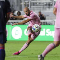 久保も見た!34歳イグアイン、MLSでの無慈悲フリーキックがえぐい 画像