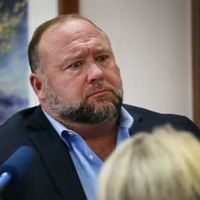 米陰謀論者に5億円の賠償命令 画像