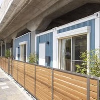 鉄道高架下が居住空間に 画像