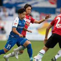室屋成、日本人対決で超ゴール!原口元気も「サイ」とザワつく 画像