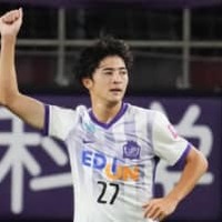 こりゃすげぇ!広島MF川村拓夢の「60メートル超ゴール」に海外もザワつく 画像