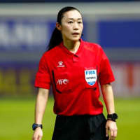 J1史上初!女性主審、山下良美さんが試合を裁く 画像