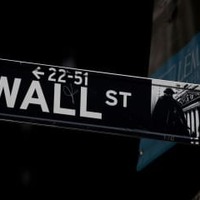 NY株反落、313ドル安 画像