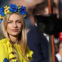 「夫の同僚を中傷したサッカー選手の妻」たち 画像