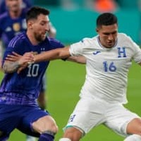 メッシ、密着マーク選手とユニフォーム交換!「開始1分で悟った」と明かす 画像
