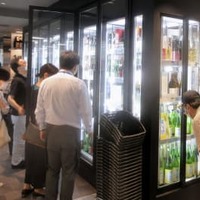 自粛なく、商業施設は通常営業 画像