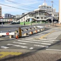 安倍氏銃撃の現場、車道に 画像