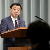 松野官房長官、与党との連携強調 画像
