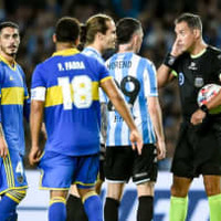 これが南米サッカーだ！ボカの決勝、なんと「10人退場」で前代未聞の打ち切り 画像