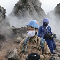 普賢岳溶岩ドーム、専門家が視察 画像