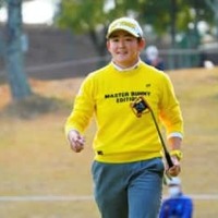 岩井明愛が自己ベスト「64」で単独首位発進 史上初の姉妹同一年シードへ逃げ切り体勢 画像