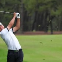 カリスマ・内藤雄士の助言が奏功 手打ちを防ぐ「胸から始動」で飛ばし屋の清水大成が蘇った 画像
