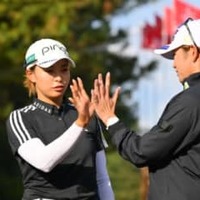 渋野日向子がモフモフで癒し　バーディを運ぶ“幸運のネコ”再び？【女子ツアーの“ヒトネタッ”！】 画像