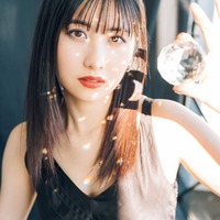 元モー娘。佐藤優樹、胸元チラリ ノースリーブ姿で素肌見せ 画像