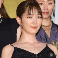 本田翼、自宅の広々リビング公開「おしゃれすぎる」「センスが溢れてる」の声 画像