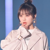 乃木坂46与田祐希、“あざと可愛い”仕草に観客夢中 お団子ヘアの上品スタイル＜TGC 2023 S／S＞ 画像