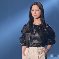 乃木坂46筒井あやめ、センターパートヘアで雰囲気ガラリ 大人っぽクールな魅力放つ＜TGC 2023 S／S＞ 画像