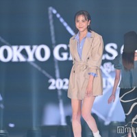 「ブルーバースデー」放送中の松井愛莉、圧倒的美脚でオーラ放つ ＜TGC 2023 S／S＞ 画像