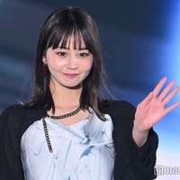 新婚のNANAMI、スリットからチラリ美脚に視線集中＜関西コレクション 2023 S／S＞ 画像