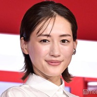 綾瀬はるか、美肌を保つ上での“大きな出会い”「ズボラ」ならではの秘訣明かす 画像