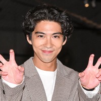 賀来賢人、俳優業は攻めるも「私生活は守りに」2児の父の顔覗かせる 画像