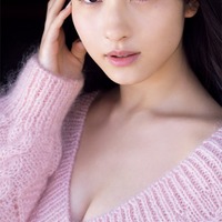 モー娘。北川莉央、美谷間のぞく アンニュイな表情にうっとり 画像