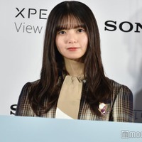 齋藤飛鳥、“映り込みショット”に注目集まる「同名なの素敵」「可愛すぎる」 画像