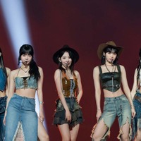 LE SSERAFIM、四つん這い・角ポーズ…情熱的なオーラで圧倒 メンバーから“プレゼント”も＜KCON JAPAN 2023＞ 画像