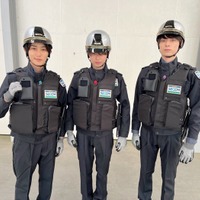 HiHi Jets井上瑞稀・橋本涼・作間龍斗、新衣装初お披露目 警備員の実践スキル学ぶ 画像