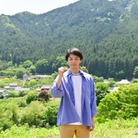 中村倫也、山里で念願の“田舎暮らし” 主演ドラマ「ハヤブサ消防団」クランクイン 画像