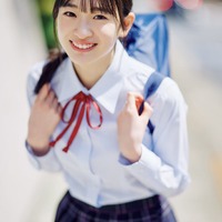 櫻坂46小島凪紗、無垢な笑顔＆初々しい制服姿にキュン 「アップトゥボーイ」初登場 画像