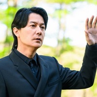 ＜ラストマン－全盲の捜査官－ 第6話＞10億円要求の立てこもり事件発生 皆実は自ら人質になると提案 画像