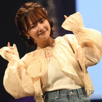 “ぼっち飯”で話題のわたげ、ゆるふわ編み込みヘアでキュートなランウェイ＜GAKUSEI RUNWAY＞ 画像